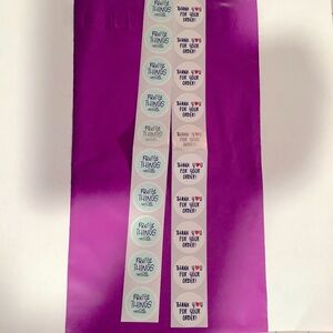 💜3/$30 Twenty 6X9” Purple Self Sticking Polymailers & 20 stickers